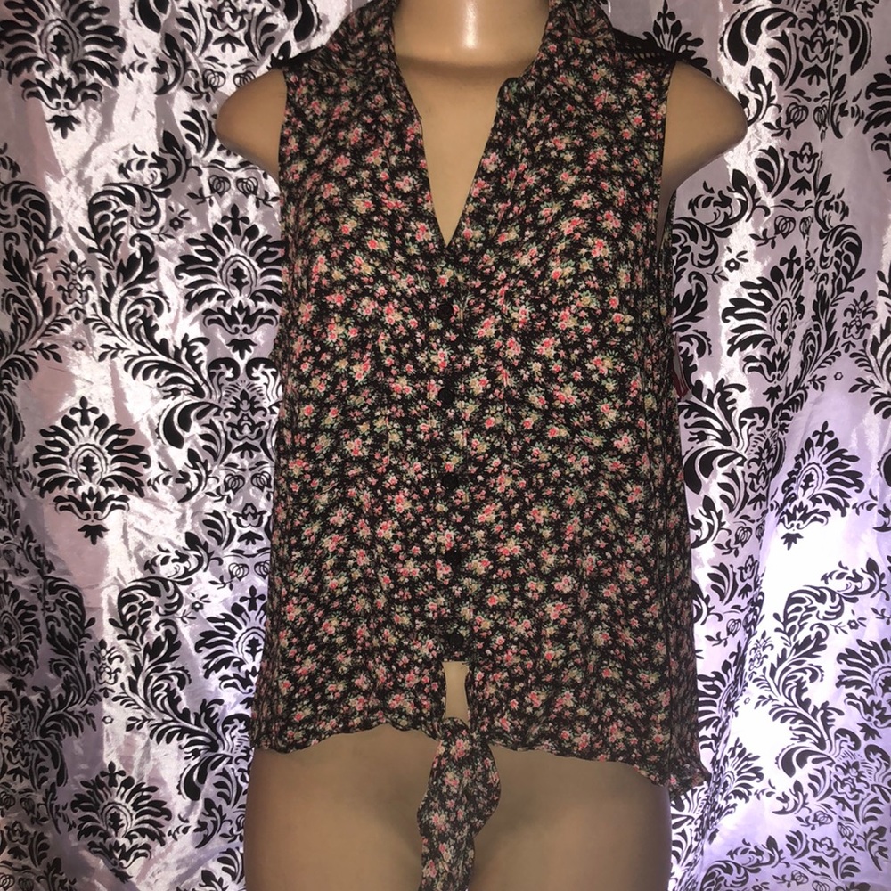 Xhilaration tie front sleeveless shirt NWT large m